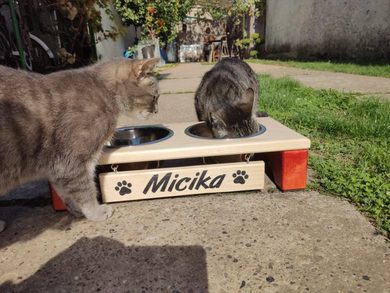 Мягкий коричневый праздничный подарок