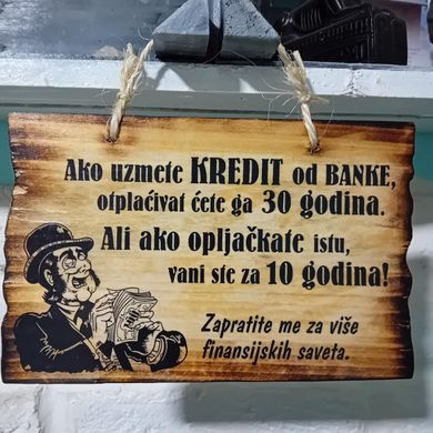 Винтажный белый дорожный чемодан
